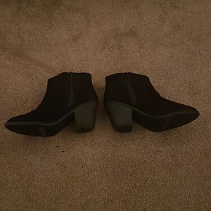 Black Healed Booties